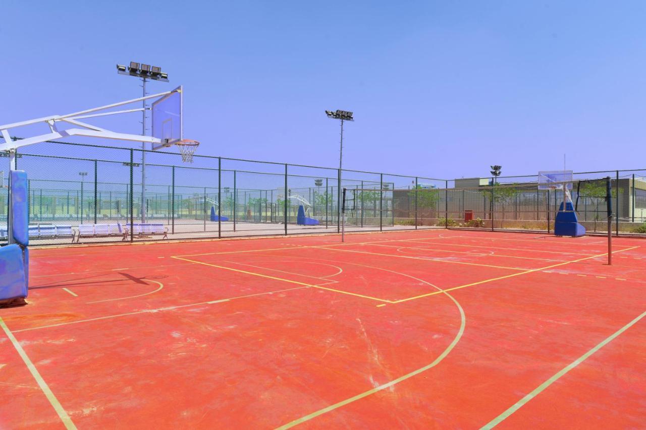 Tolip Gardens Hotel Il Il Cairo Esterno foto Basketball court