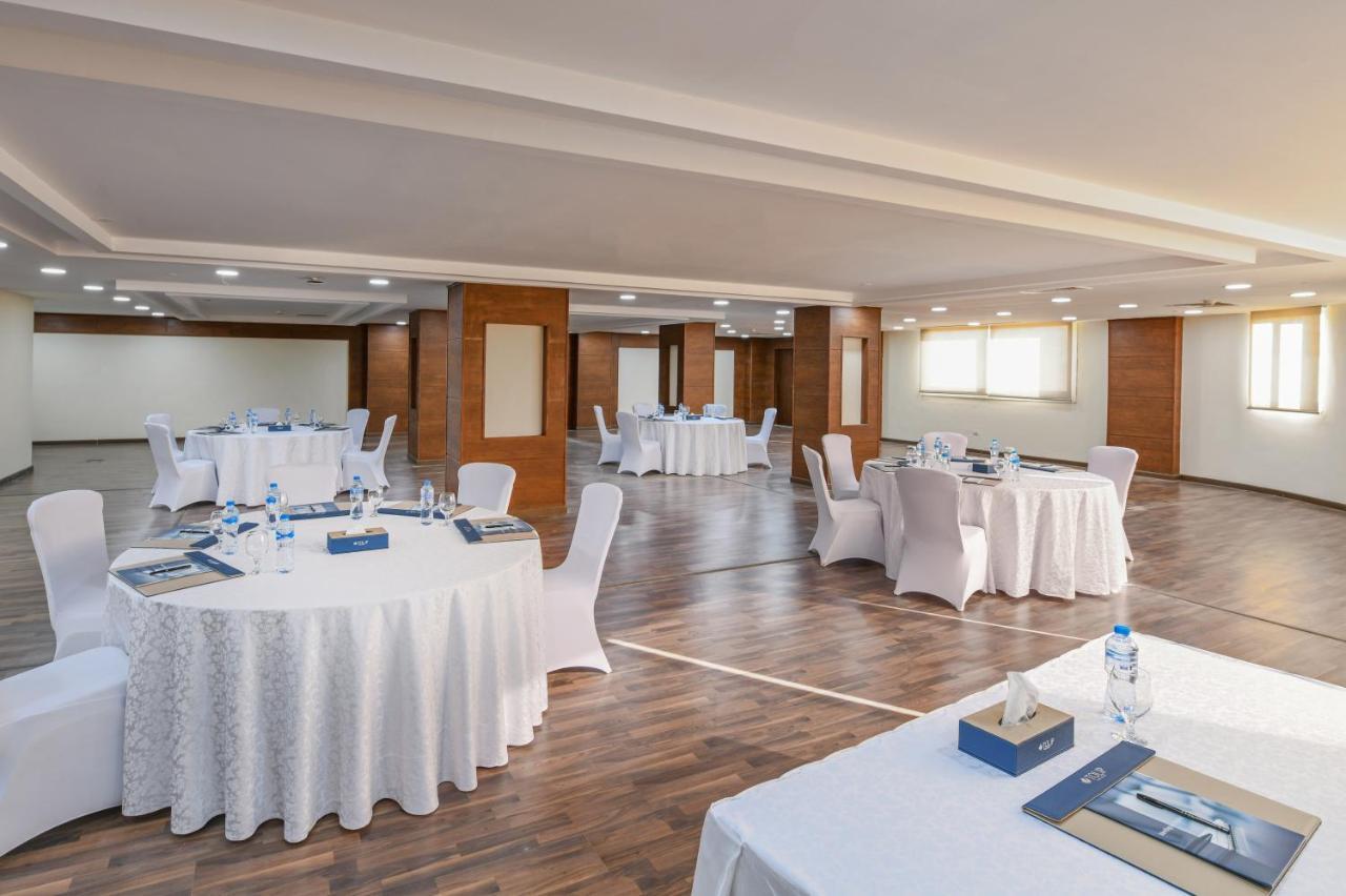 Tolip Gardens Hotel Il Il Cairo Esterno foto Meeting room