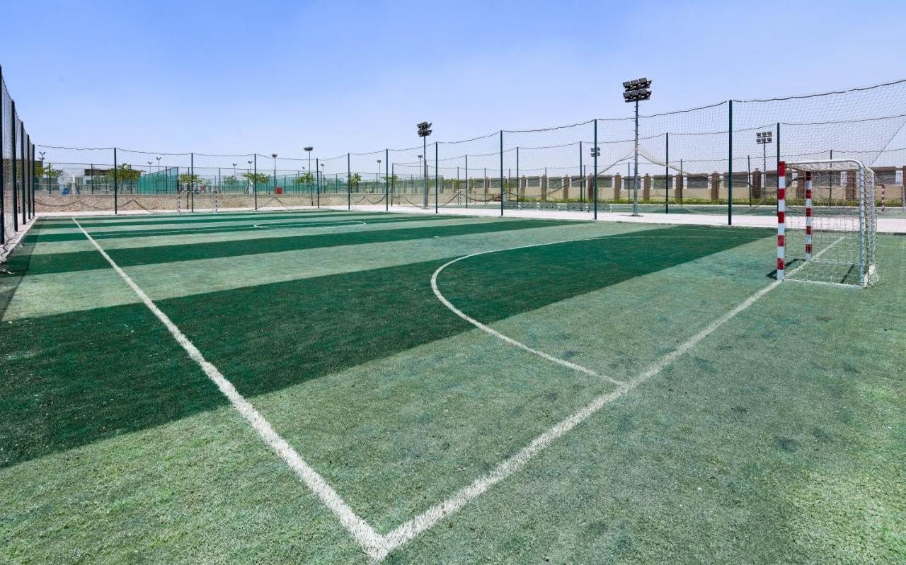 Tolip Gardens Hotel Il Il Cairo Esterno foto A handball court
