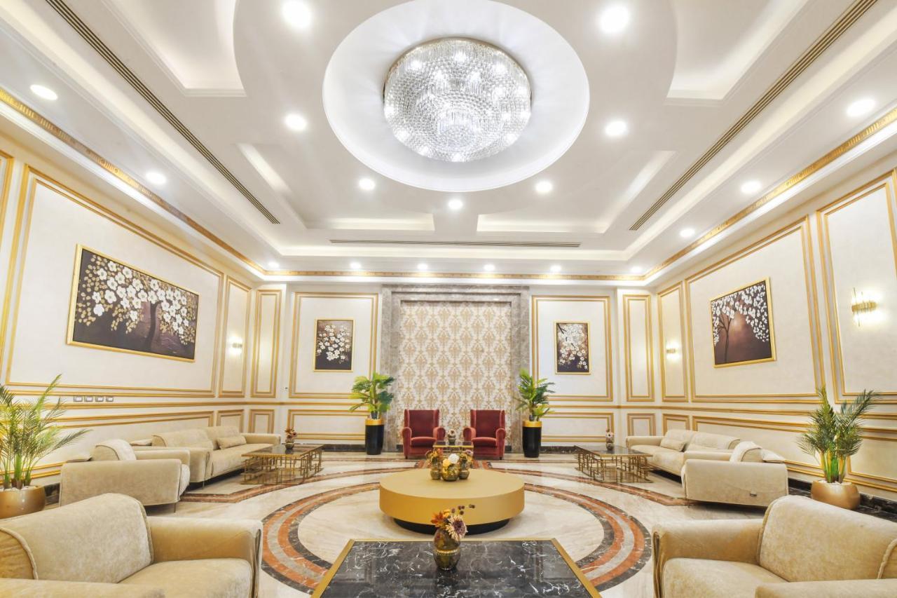 Tolip Gardens Hotel Il Il Cairo Esterno foto The lobby of the hotel